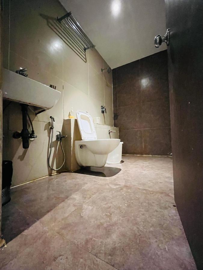 Hotel Nova Vesu Surat Exterior photo